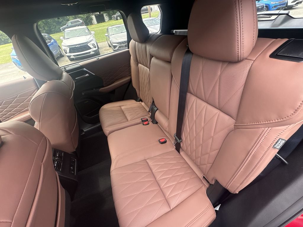 New 2026 Mitsubishi Outlander SEL FWD image 23