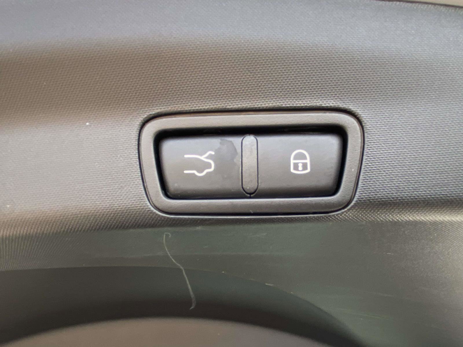 Used 2024 Alfa Romeo Stelvio Sprint image 38