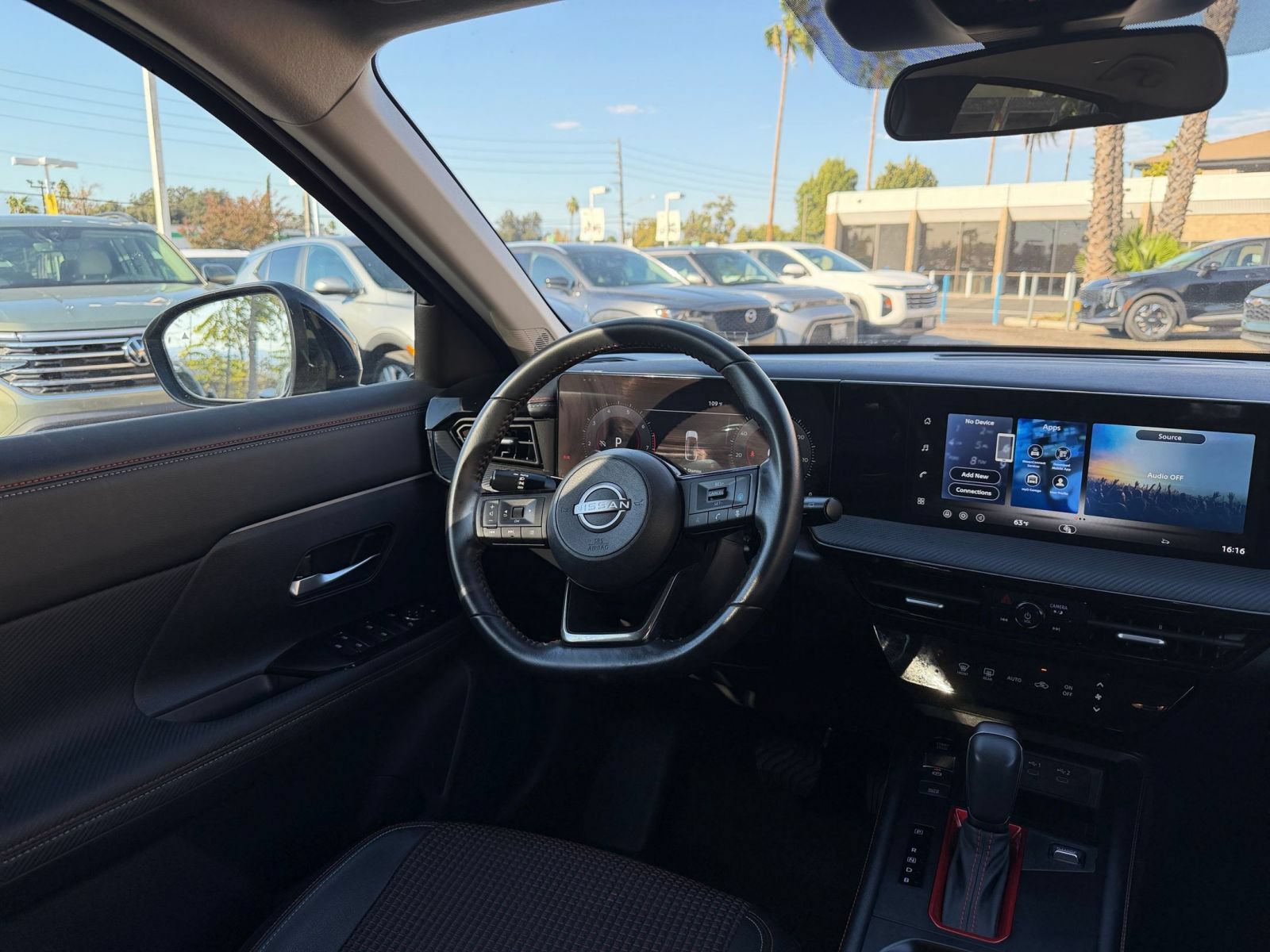 Used 2026 Nissan Kicks SR FWD image 32