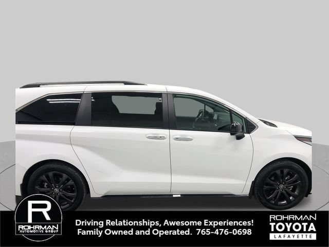 Used 2023 Toyota Sienna XSE FWD image 8