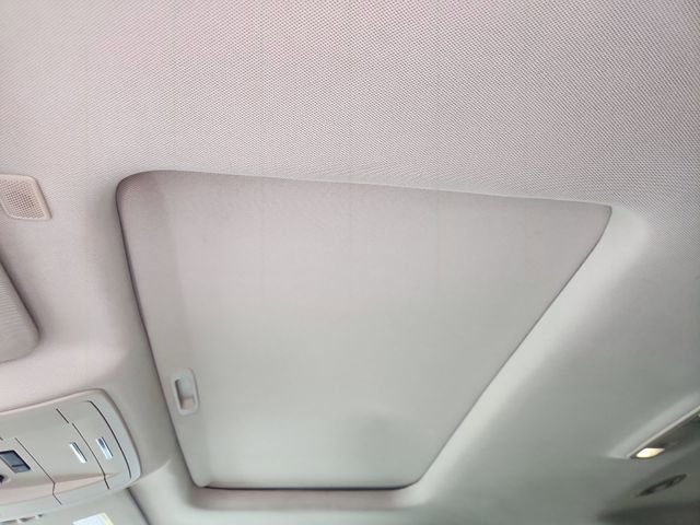 Used 2018 Chevrolet Suburban LT w/ LT Signature Package RWD image 18