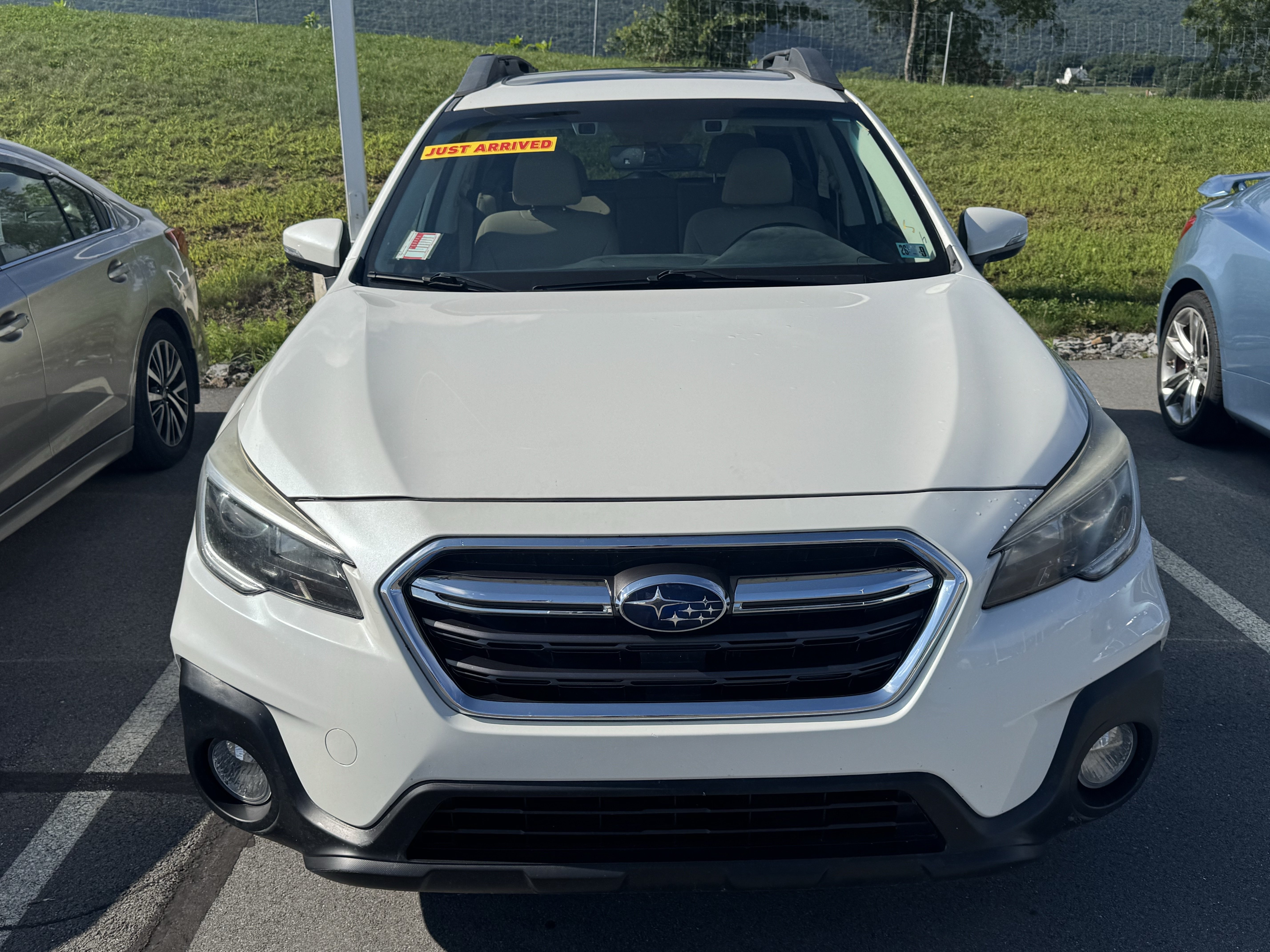 Used 2019 Subaru Outback 2.5i Premium w/ Popular Package #2 AWD/4WD image 2