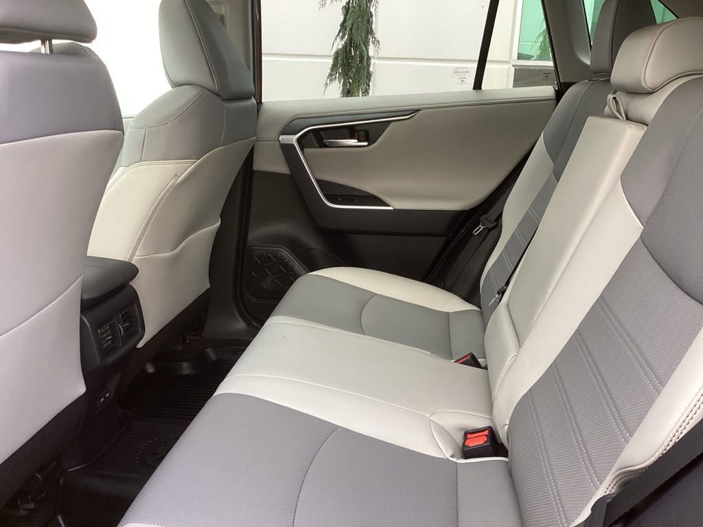 Used 2025 Toyota RAV4 Limited w/ Advanced Technology Package image 5