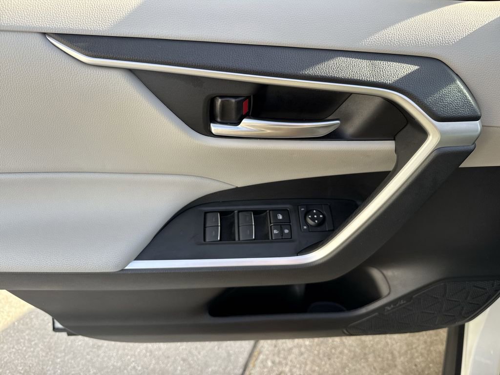 Used 2024 Toyota RAV4 XLE w/ Convenience Package image 40