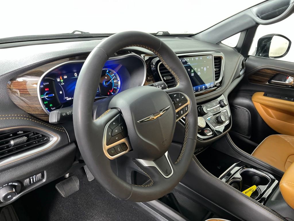 Used 2023 Chrysler Pacifica Pinnacle FWD image 29