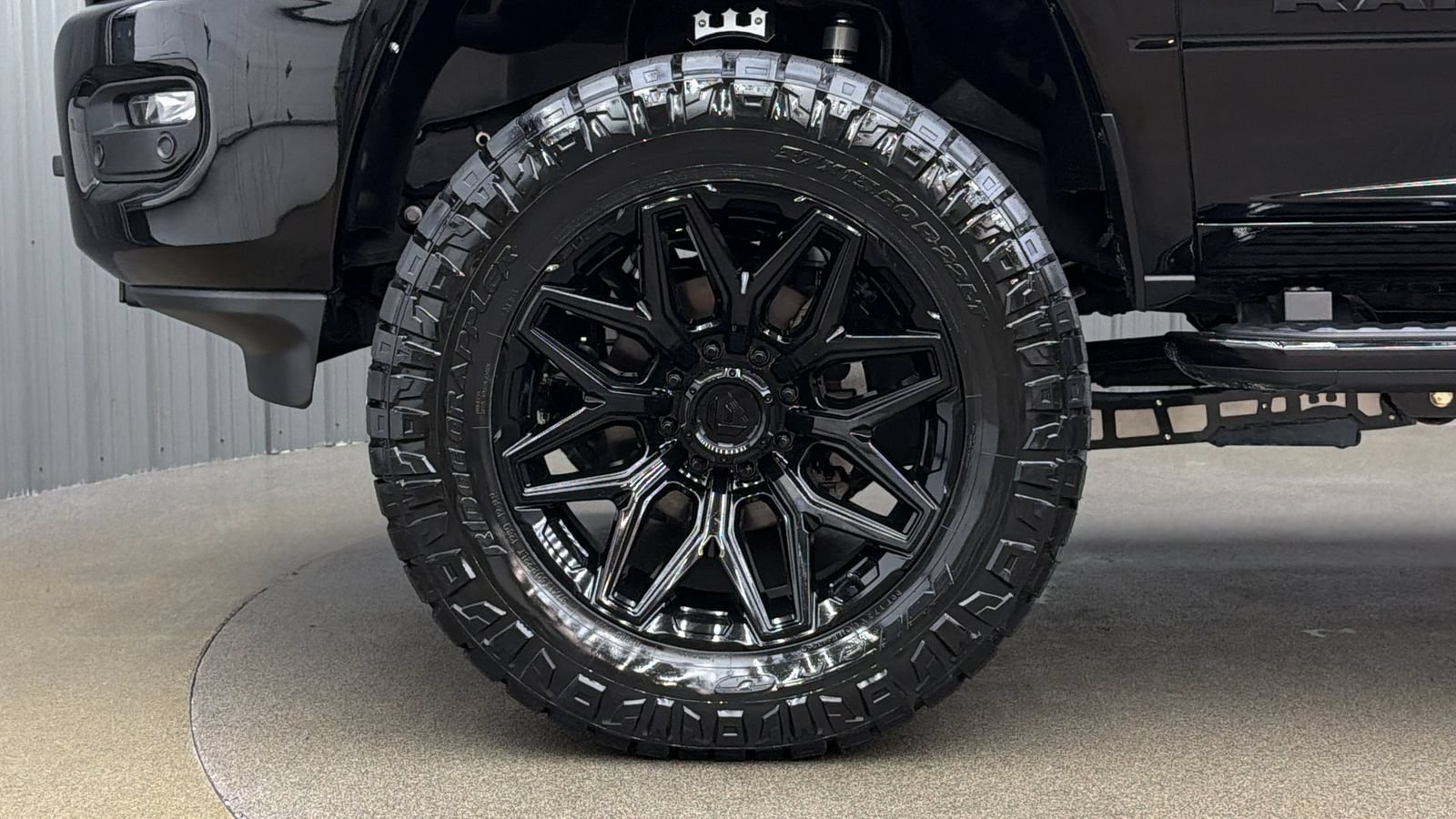 Used 2025 RAM 2500 Laramie w/ Night Edition AWD/4WD image 10