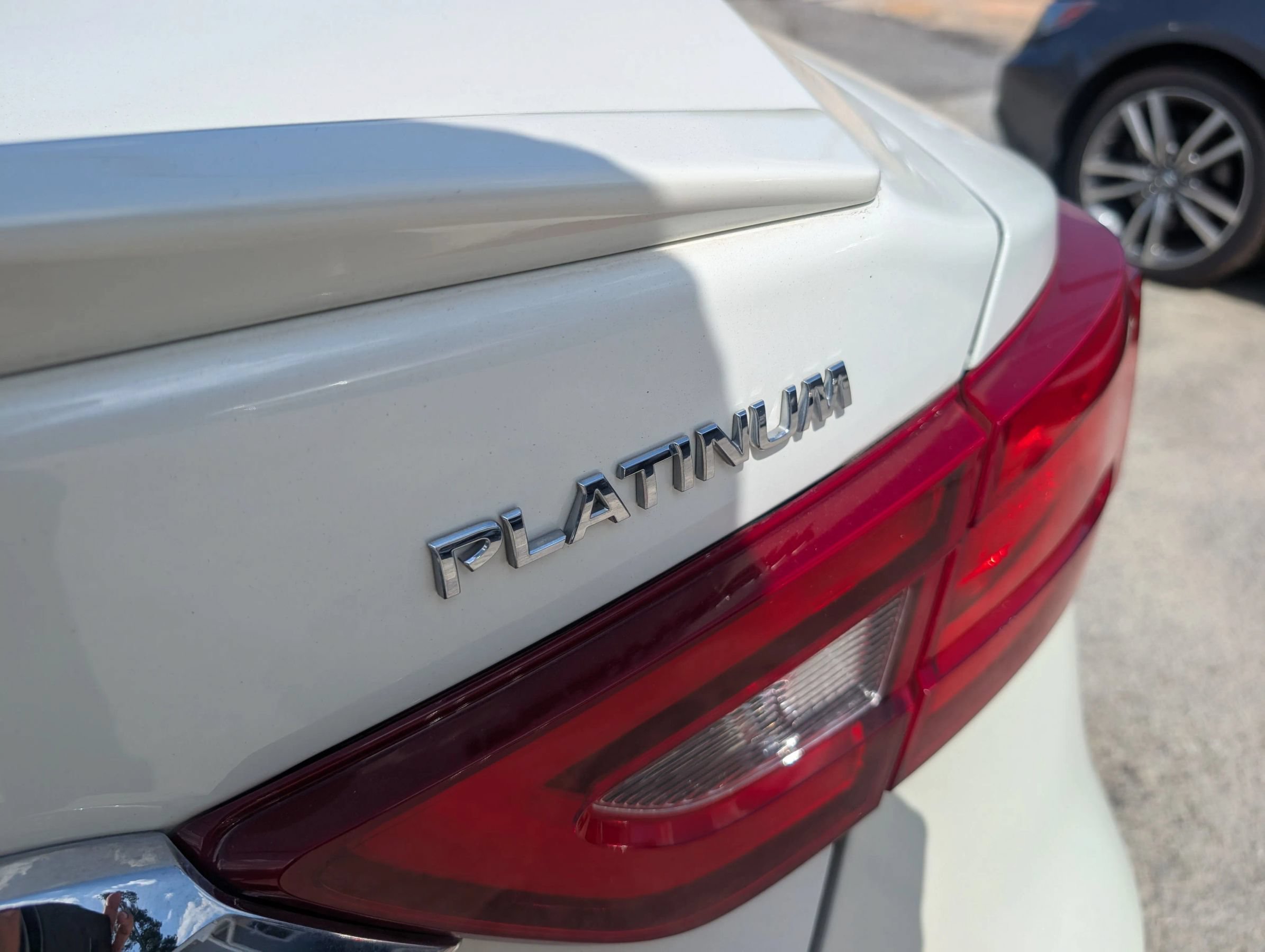 Used 2017 Nissan Maxima Platinum w/ Medallion Package FWD image 7
