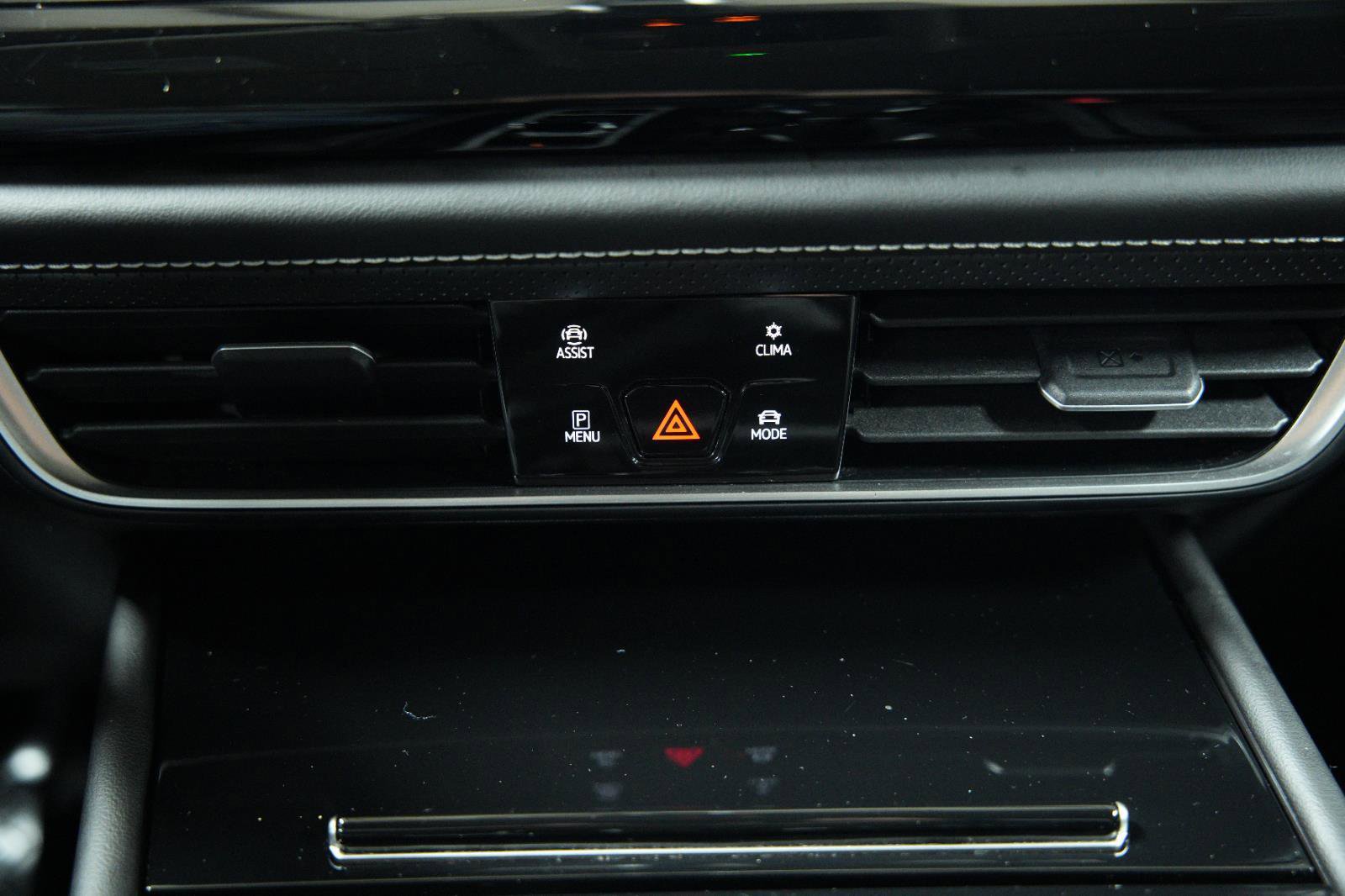 Used 2024 Volkswagen Atlas SE image 38