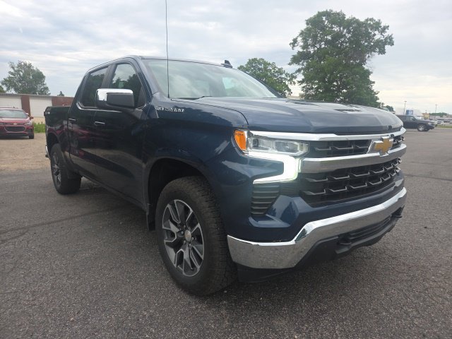 Used 2023 Chevrolet Silverado 1500 LT AWD/4WD image 3