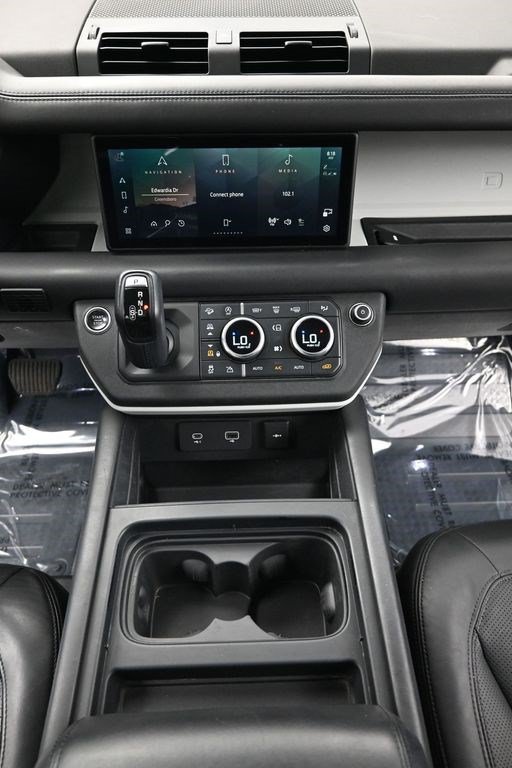 Used 2020 Land Rover Defender 110 SE AWD/4WD image 13