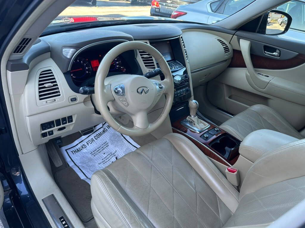 Used 2011 INFINITI FX35 AWD w/ Premium Pkg image 10