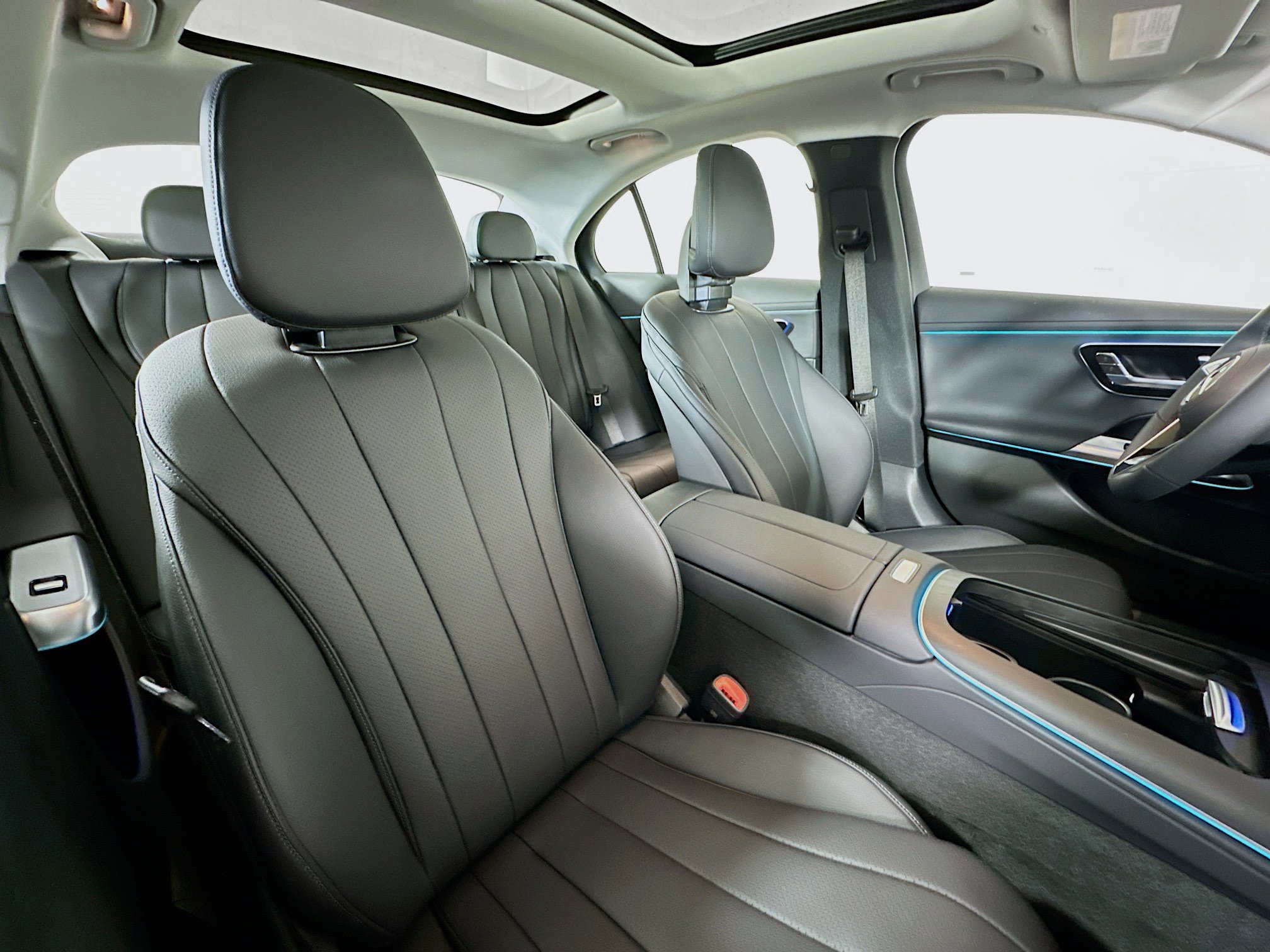 New 2026 Mercedes-Benz E 350 4MATIC Sedan image 28