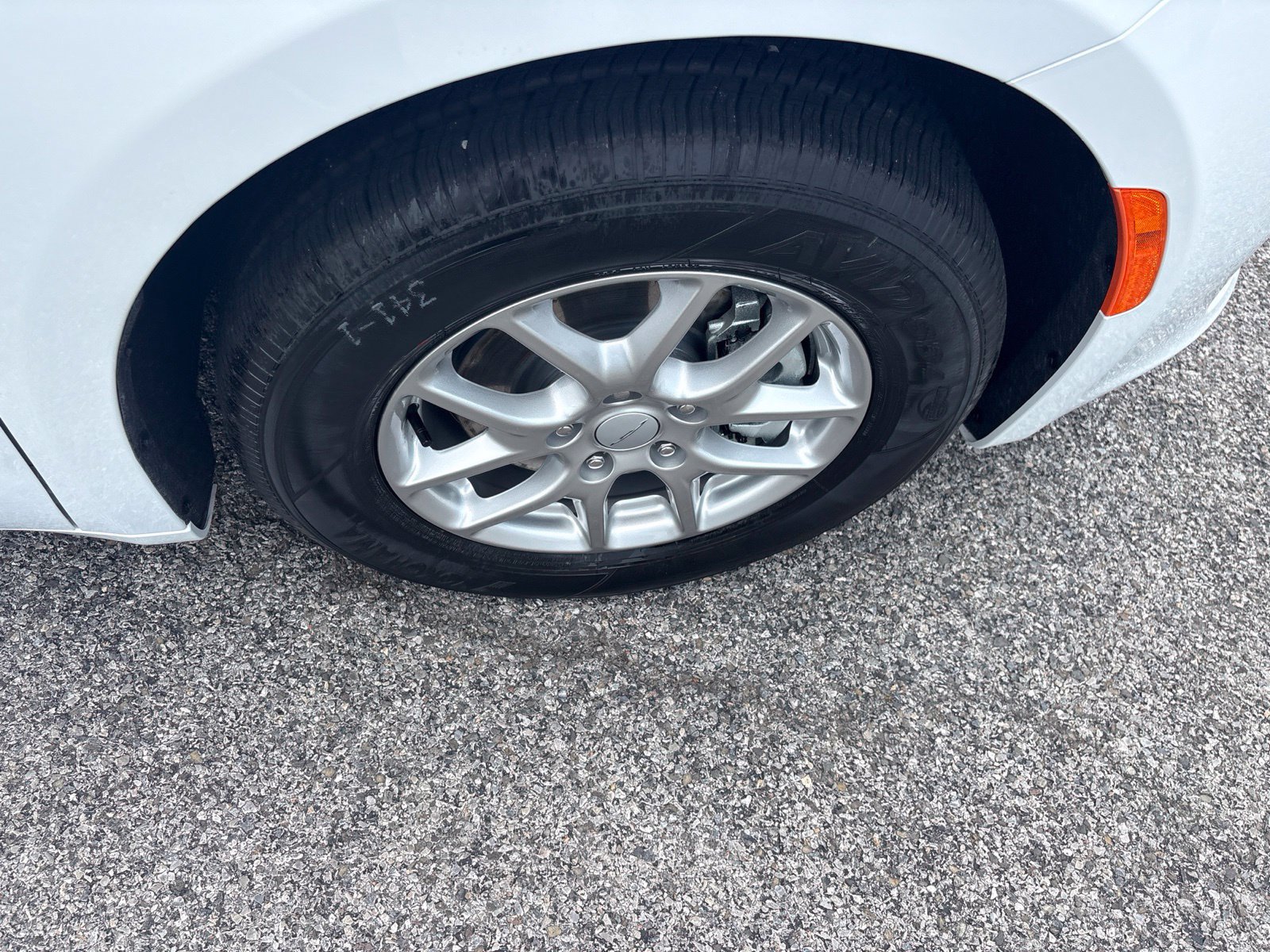 New 2027 Chrysler Pacifica LX FWD image 31