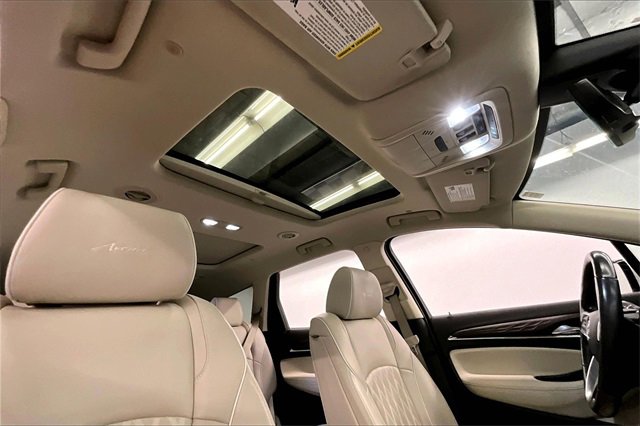Used 2022 Buick Enclave Avenir image 16