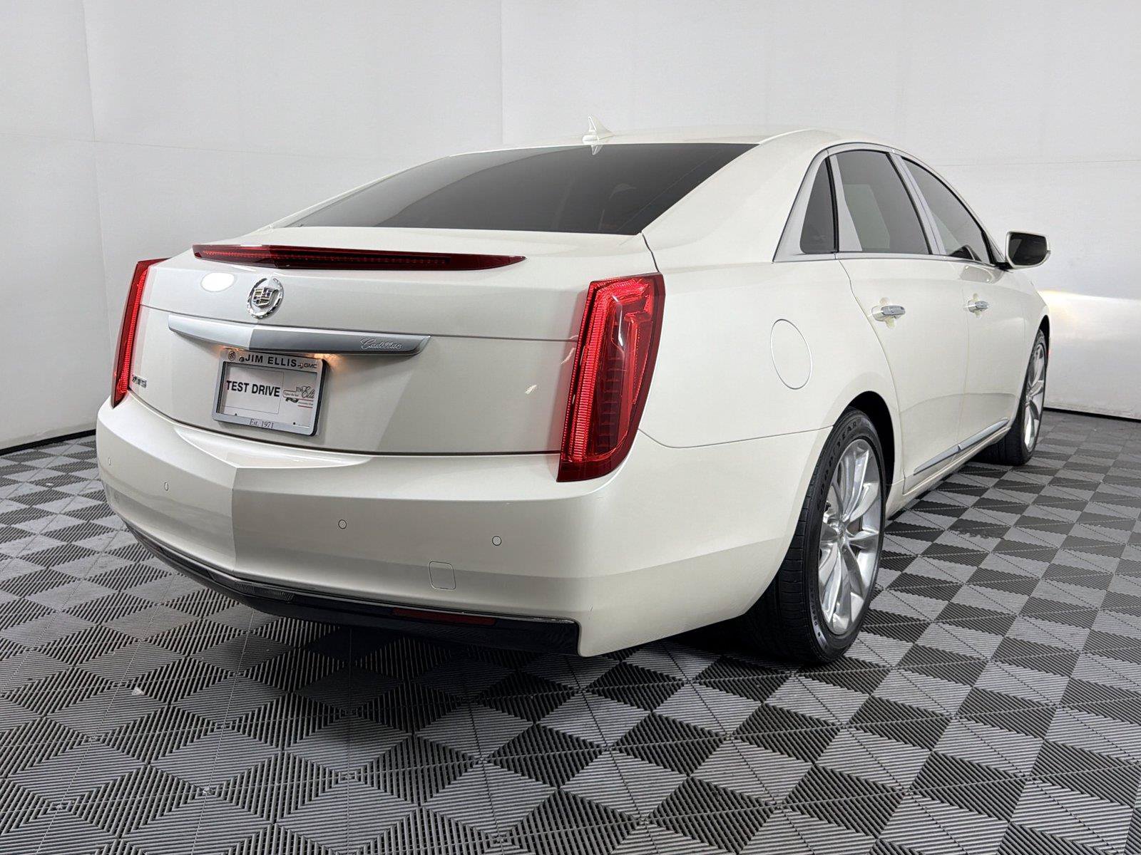 Certified 2014 Cadillac XTS FWD image 6
