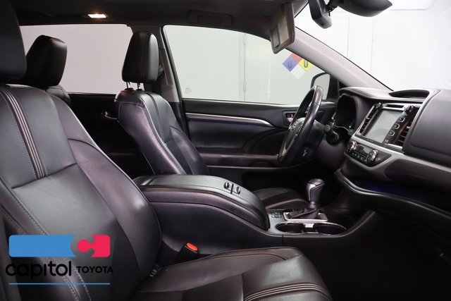 Certified 2018 Toyota Highlander SE AWD/4WD image 30