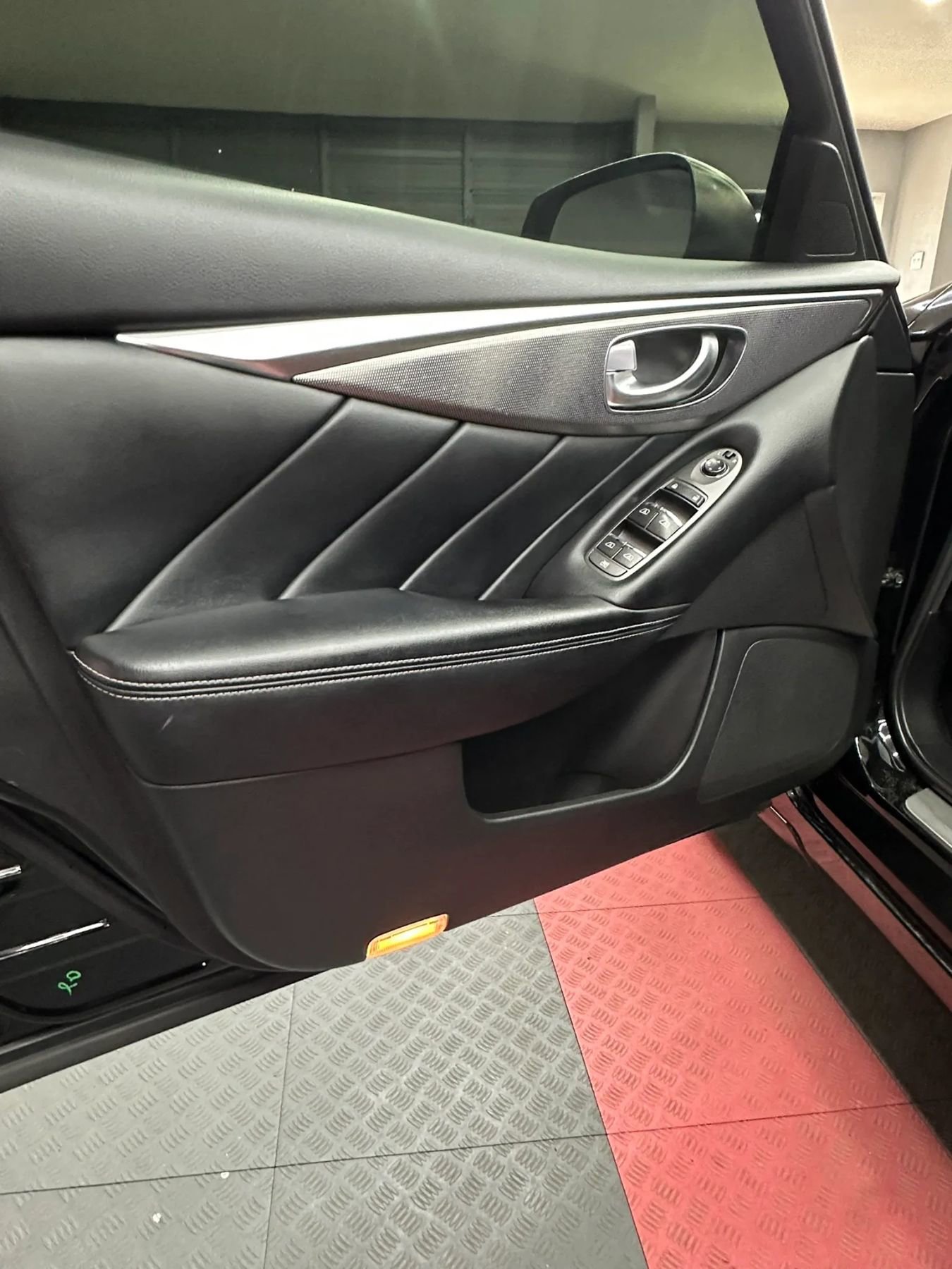 Used 2015 INFINITI Q50 Premium w/ Navigation Package RWD image 9