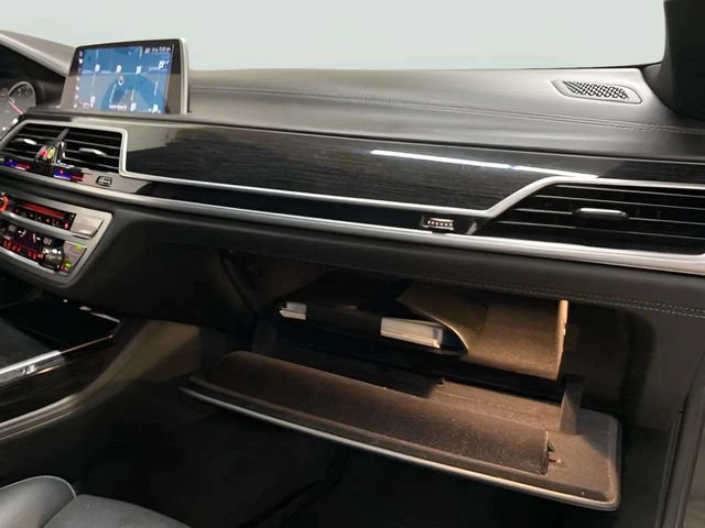 Used 2017 BMW 740i RWD image 83