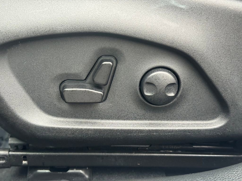 Used 2025 Jeep Compass Limited AWD/4WD image 20