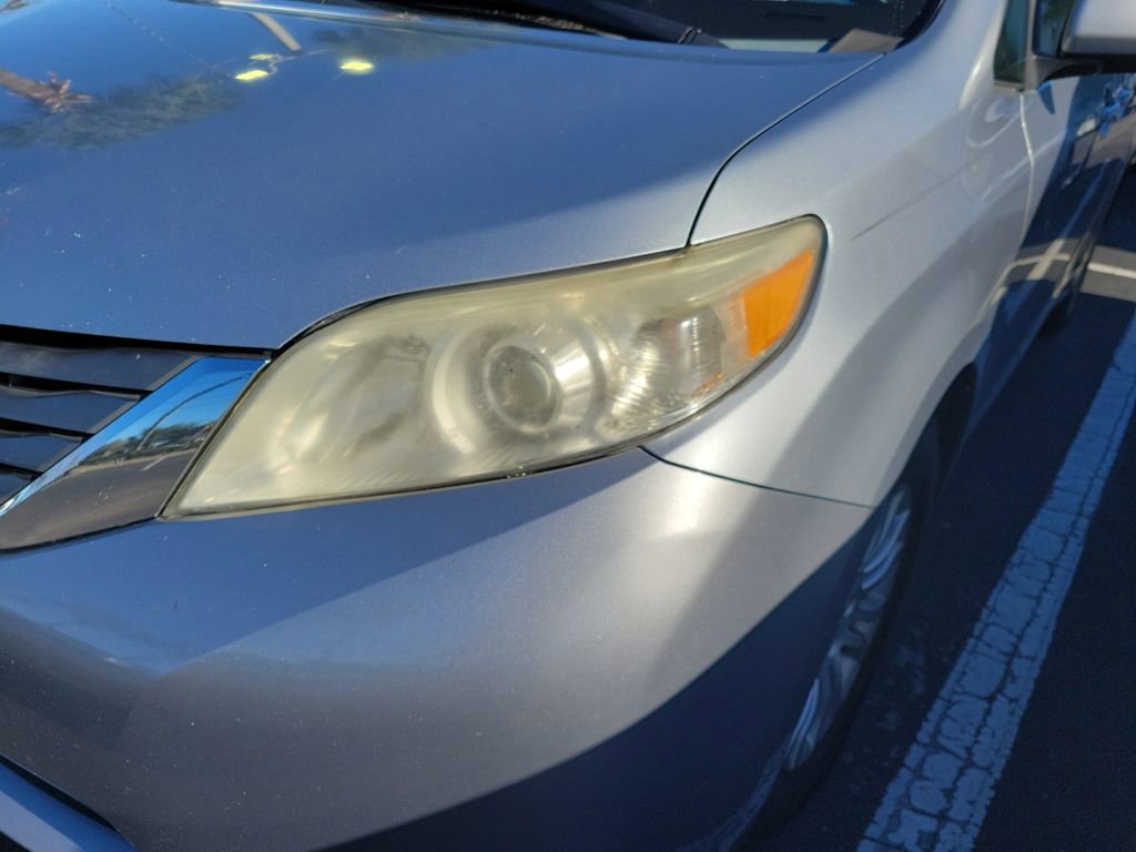 Used 2011 Toyota Sienna image 5