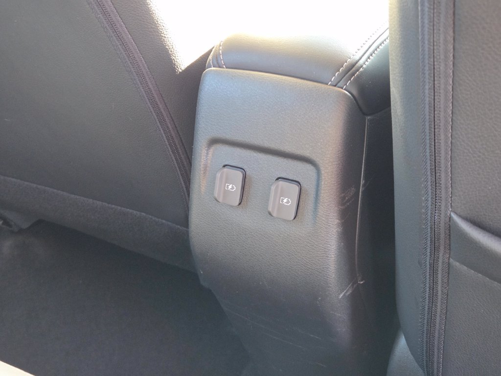 Used 2021 Nissan Kicks SR w/ SR Premium Package FWD image 15