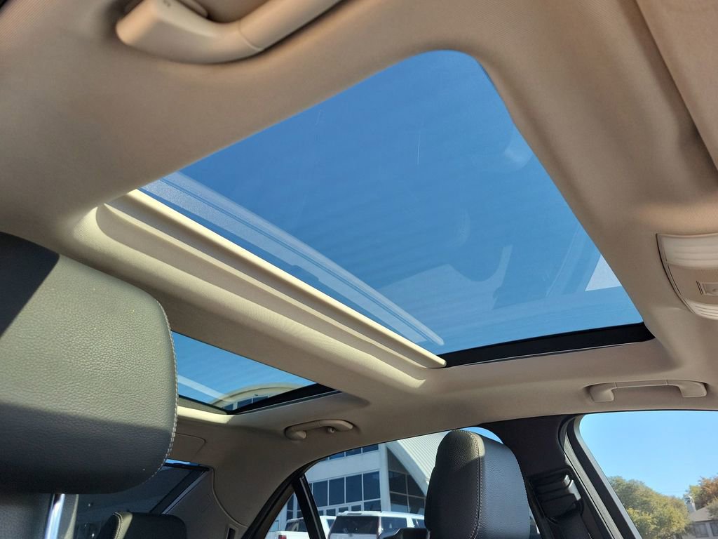 Used 2014 Mercedes-Benz E 250 BlueTEC Sedan image 18