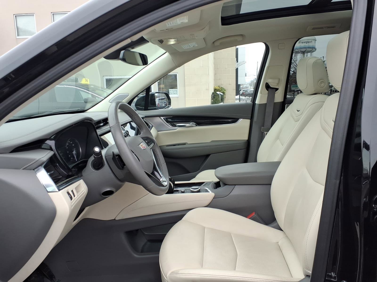 Certified 2023 Cadillac XT6 Premium Luxury AWD/4WD image 23