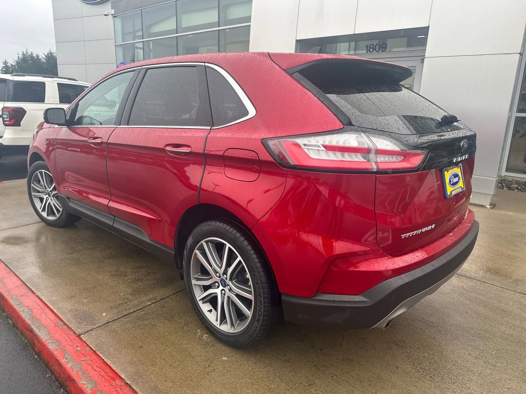 Used 2022 Ford Edge Titanium image 2