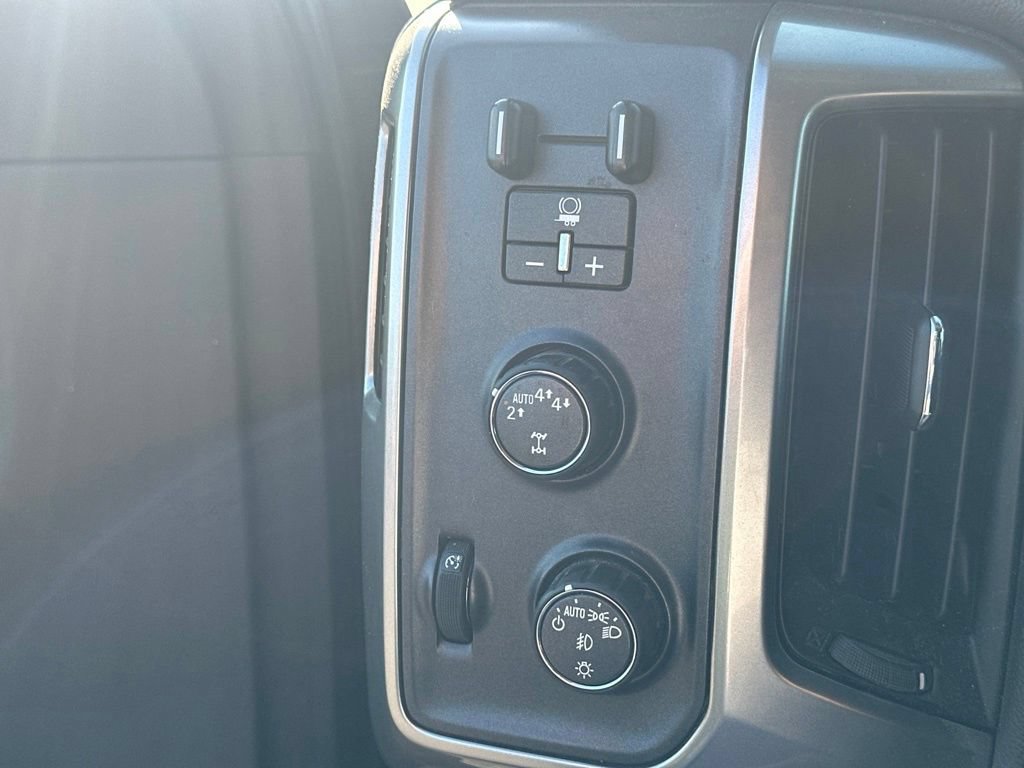 Used 2019 Chevrolet Silverado 1500 LT w/ All Star Edition AWD/4WD image 19