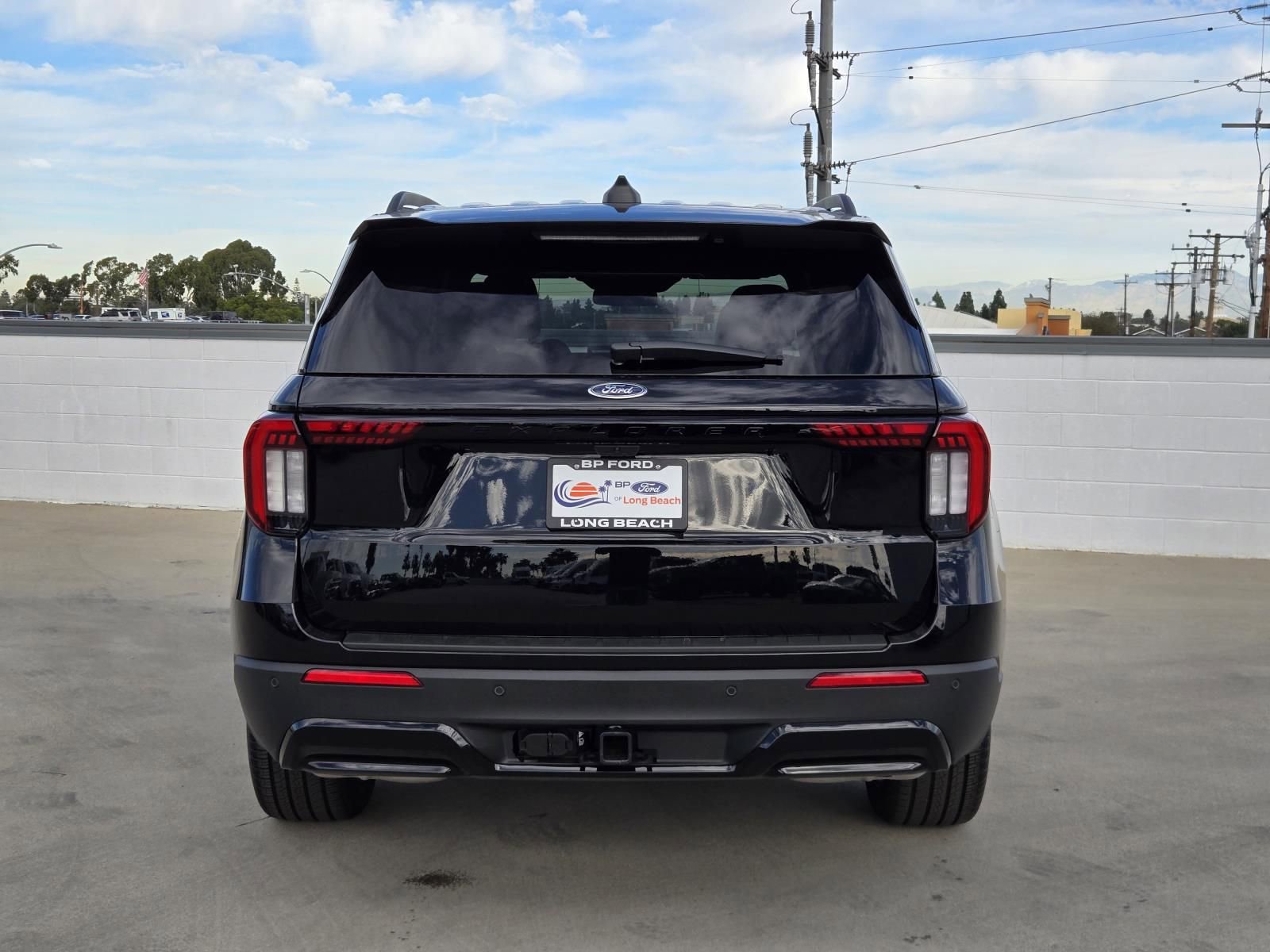 New 2026 Ford Explorer ST-Line w/ ST-Line Street Pack image 5