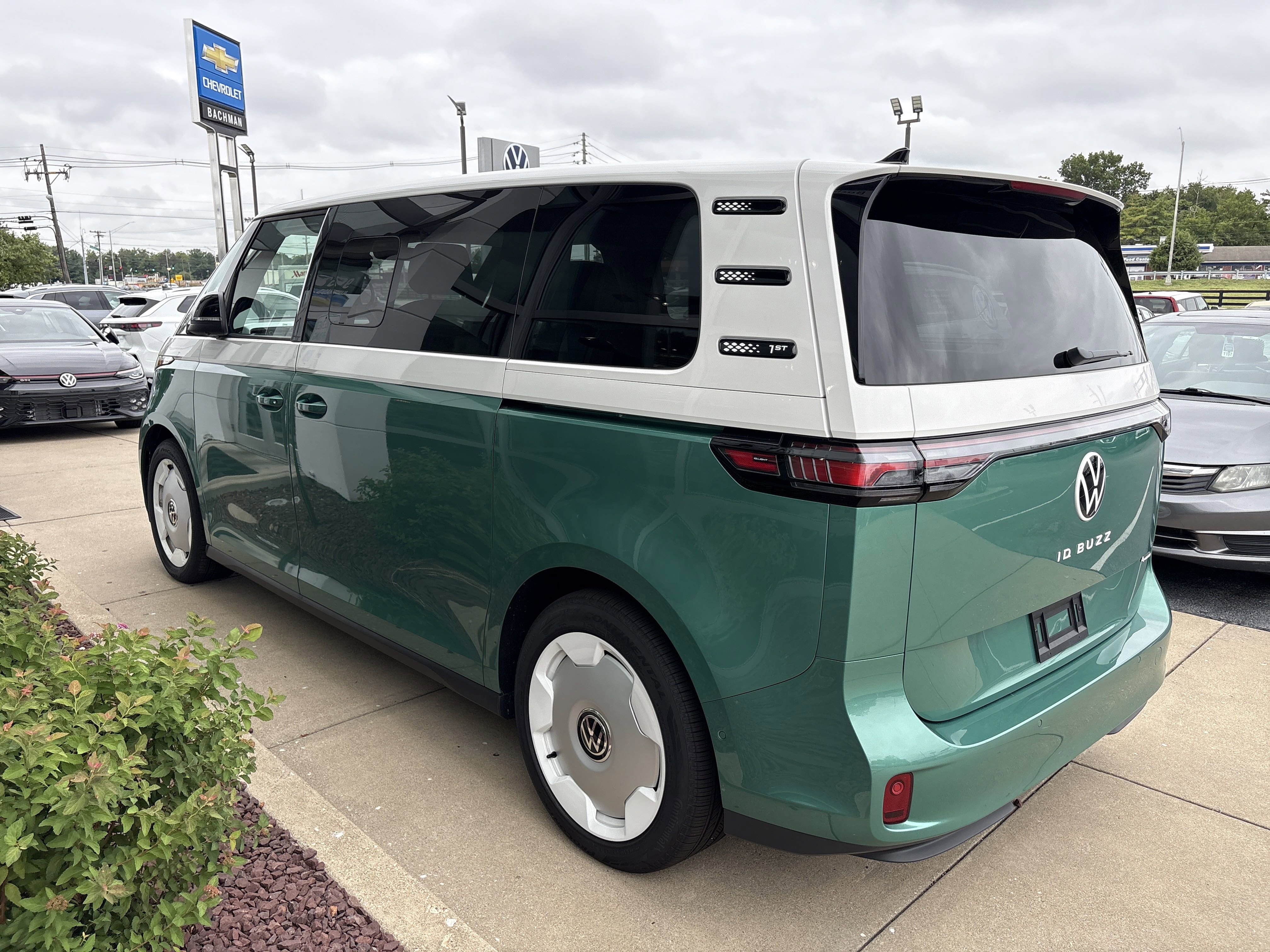 New 2025 Volkswagen ID. Buzz 1st Edition image 5