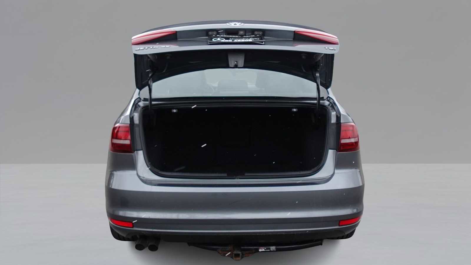 Used 2018 Volkswagen Jetta Sport image 9