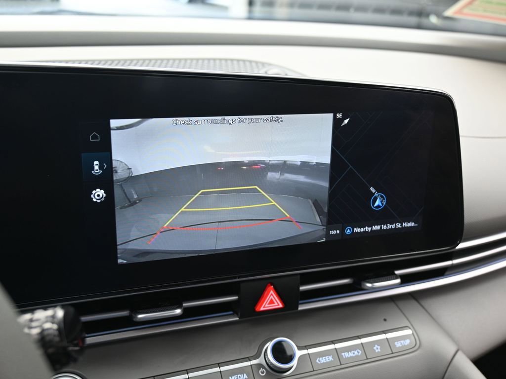 Used 2024 Hyundai Elantra SEL image 22