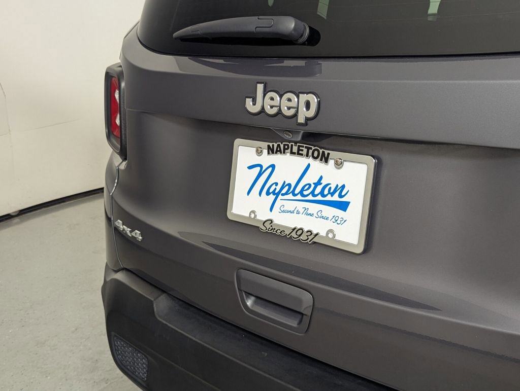 Used 2023 Jeep Renegade Latitude image 9