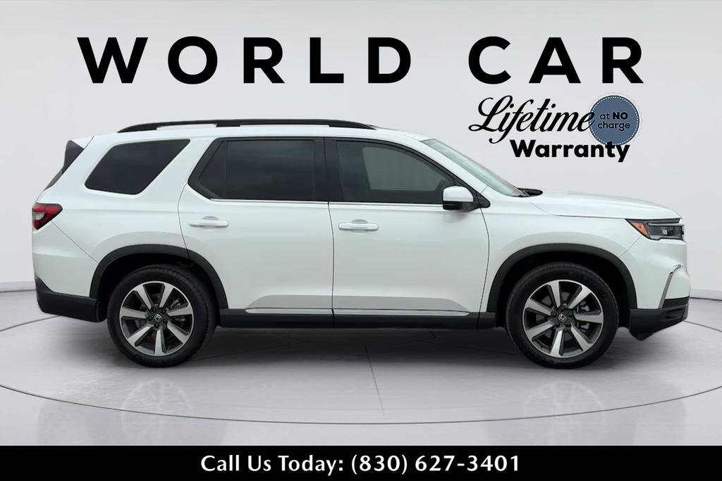 Used 2023 Honda Pilot Touring image 10