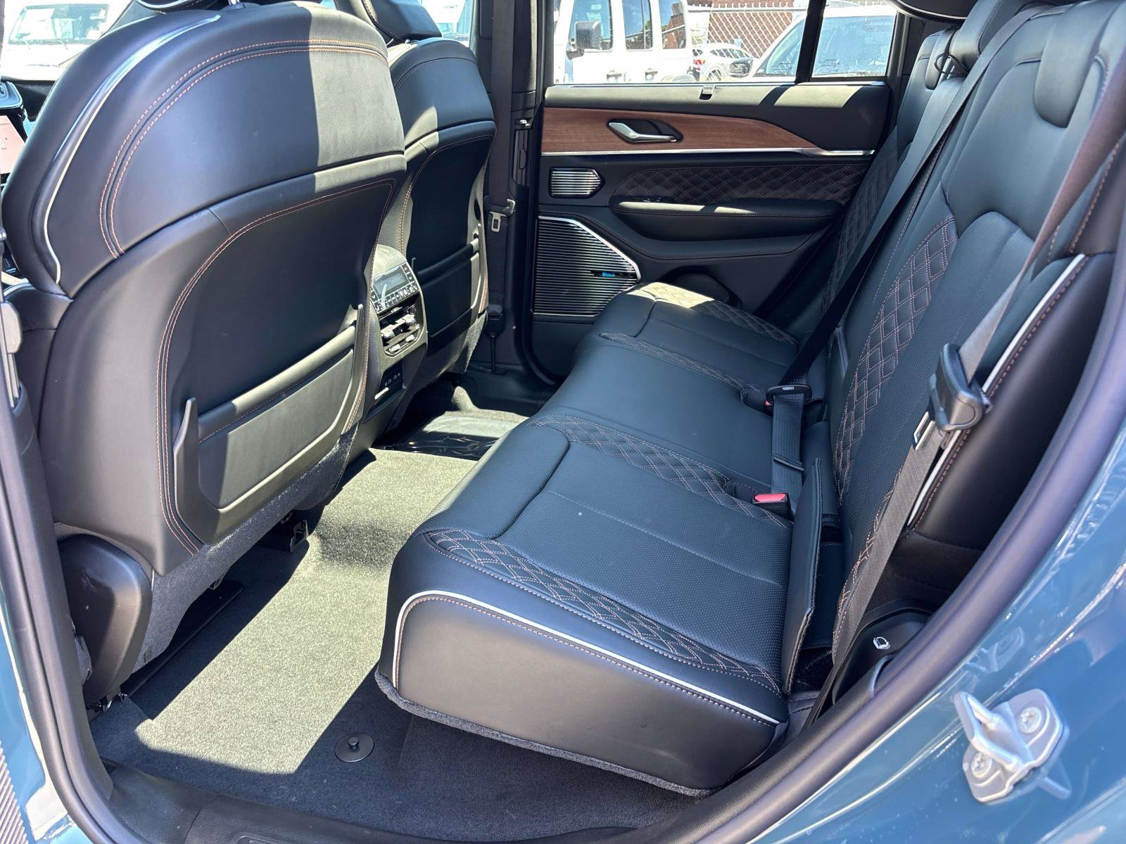 New 2026 Jeep Grand Cherokee Summit AWD/4WD image 8