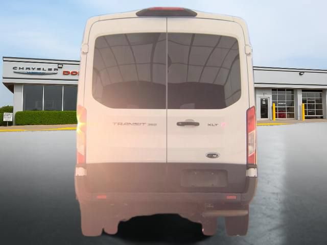 Used 2025 Ford Transit 350 XLT RWD image 3