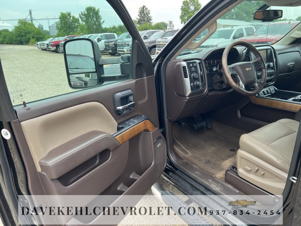 Used 2015 Chevrolet Silverado 2500 LTZ w/ LTZ Plus Package image 11