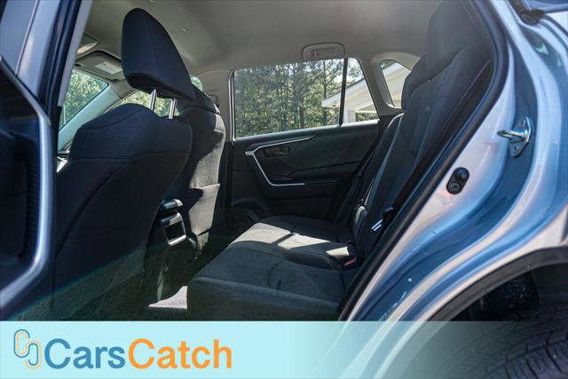 Used 2019 Toyota RAV4 LE w/ All Weather Liner Package AWD/4WD image 22