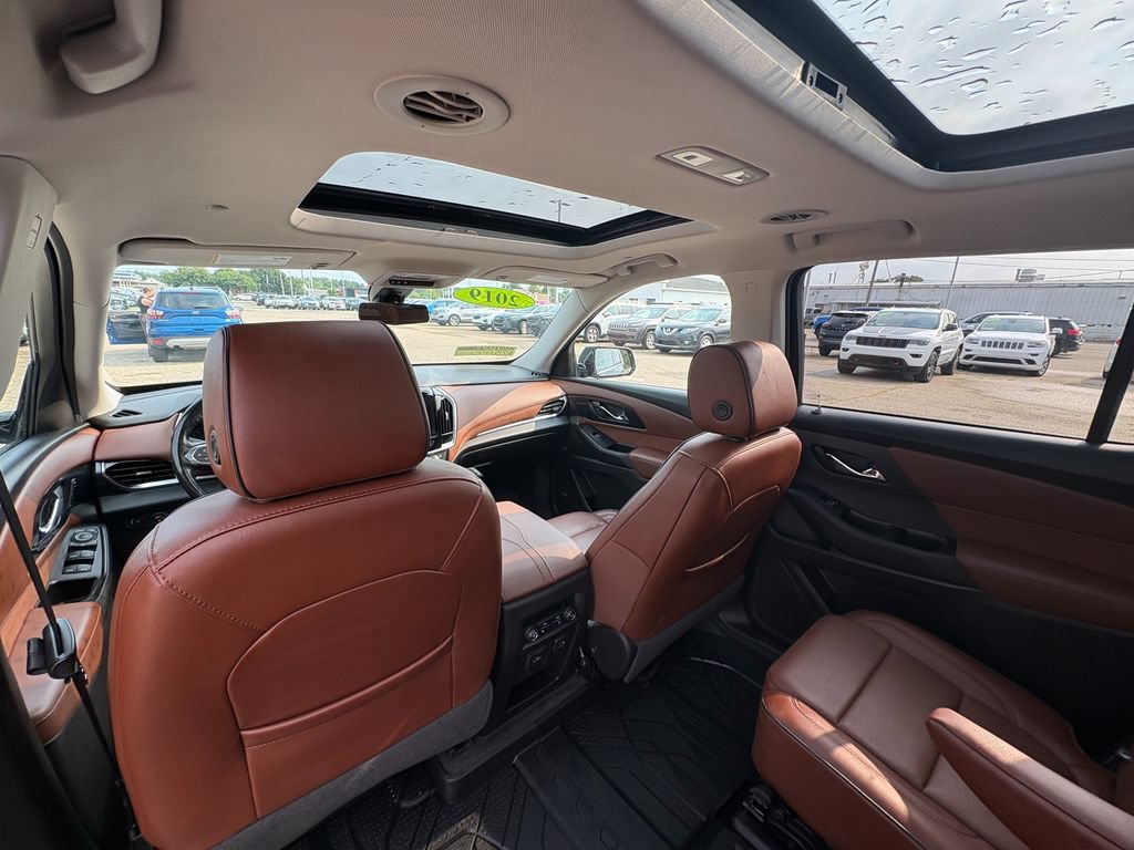 Used 2019 Chevrolet Traverse High Country w/ LPO, 'HIT The Road' Package AWD/4WD image 23