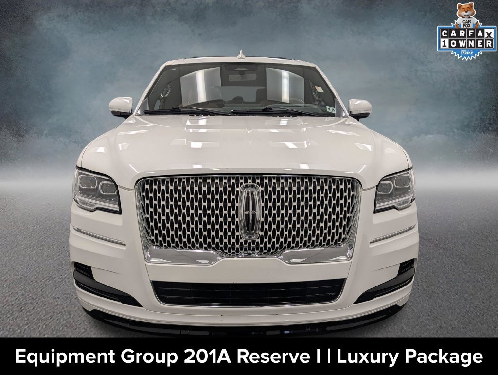 Used 2024 Lincoln Navigator Reserve AWD/4WD image 2
