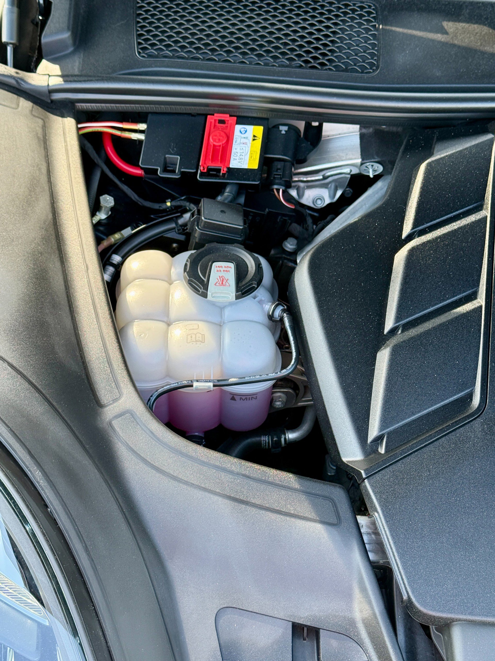 Used 2022 Porsche Cayenne Platinum Edition image 53