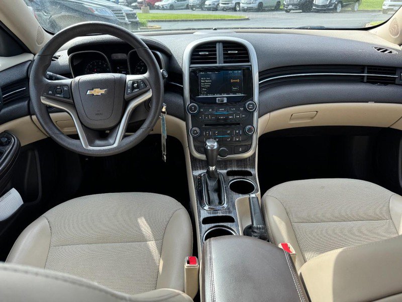 Used 2015 Chevrolet Malibu LT w/ Power Convenience Package image 12