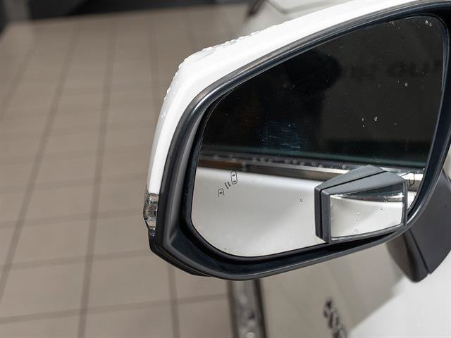 Used 2020 Toyota Highlander Limited w/ Protection Package #3 AWD/4WD image 8