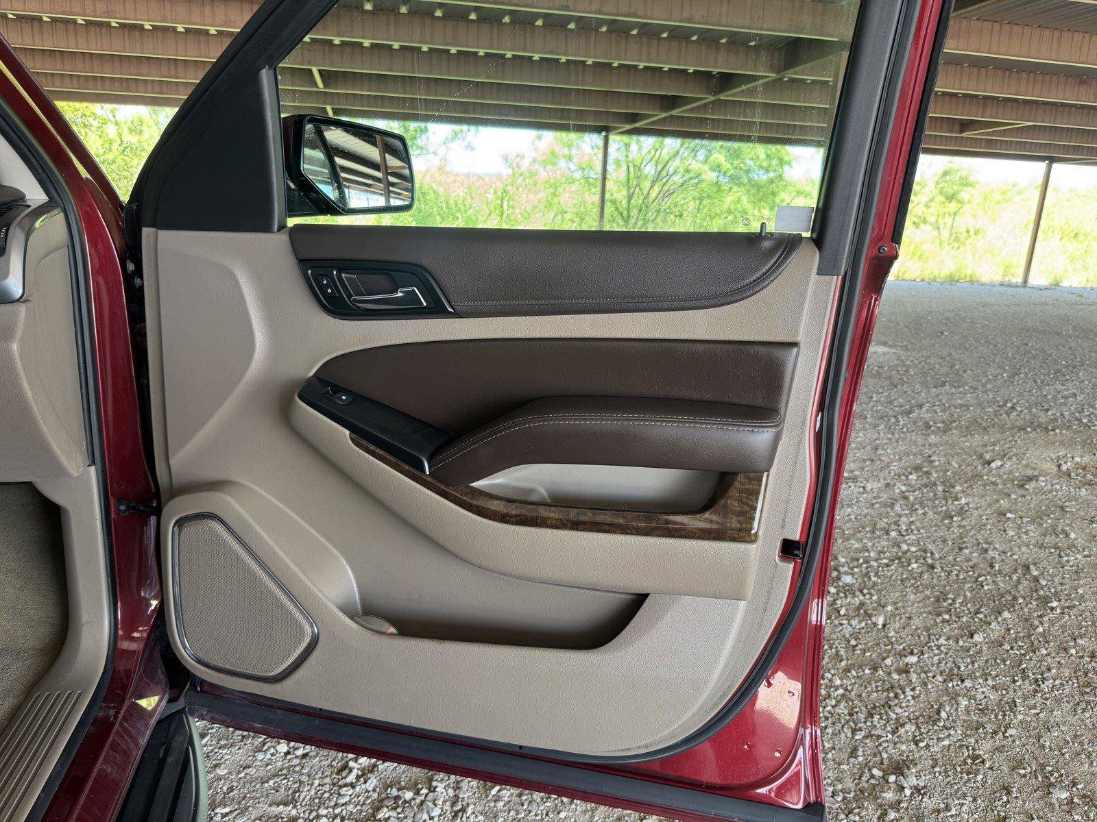 Used 2016 Chevrolet Suburban LS RWD image 40