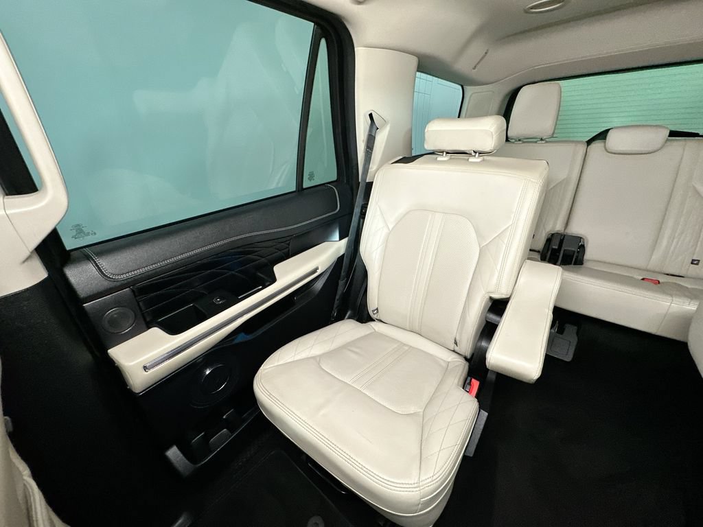 Used 2019 Ford Expedition Platinum AWD/4WD image 12