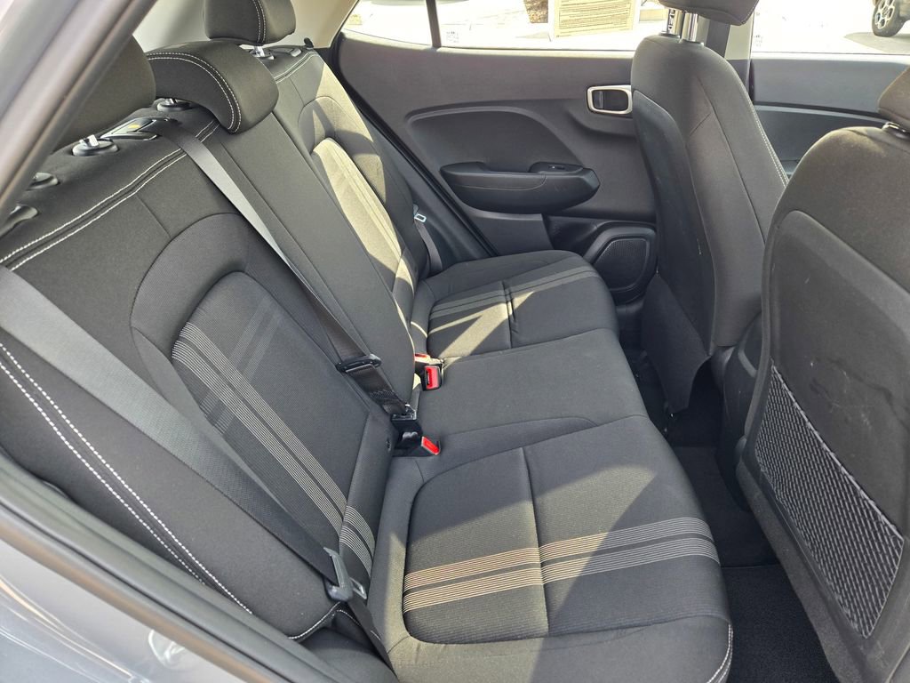 Used 2023 Hyundai Venue SEL image 14
