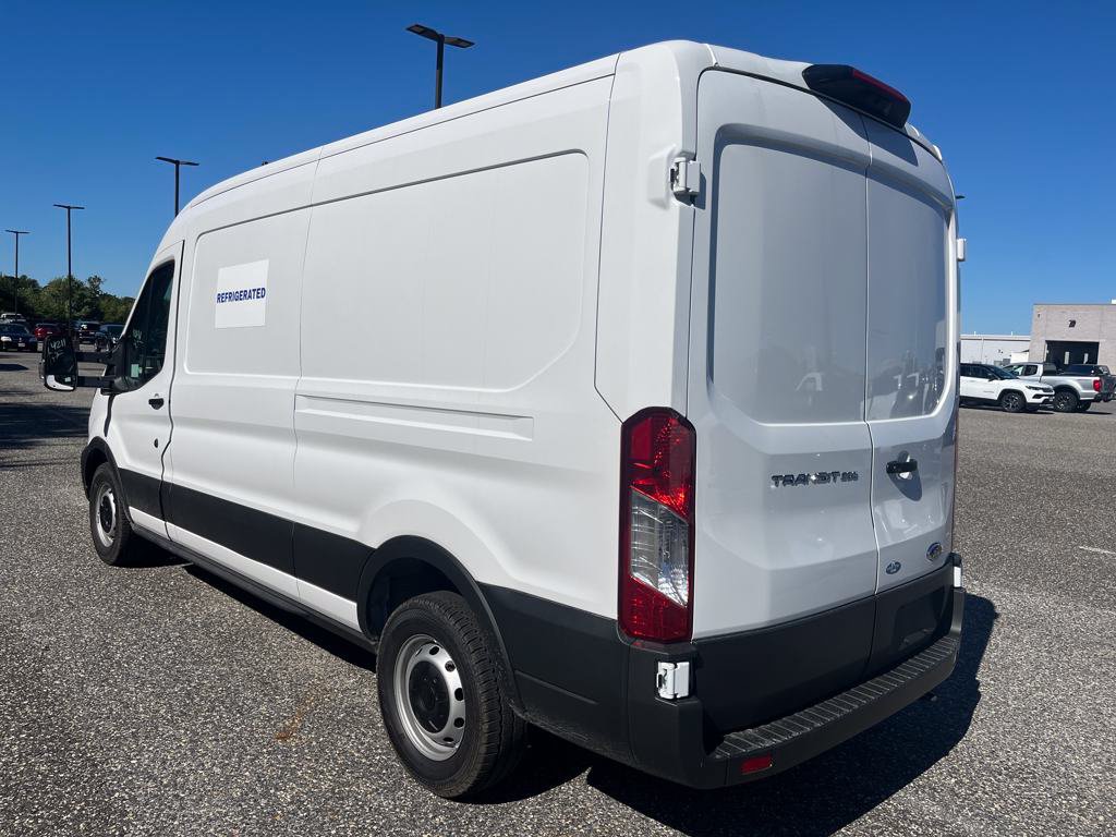 Used 2025 Ford Transit 250 148 Medium Roof RWD image 19