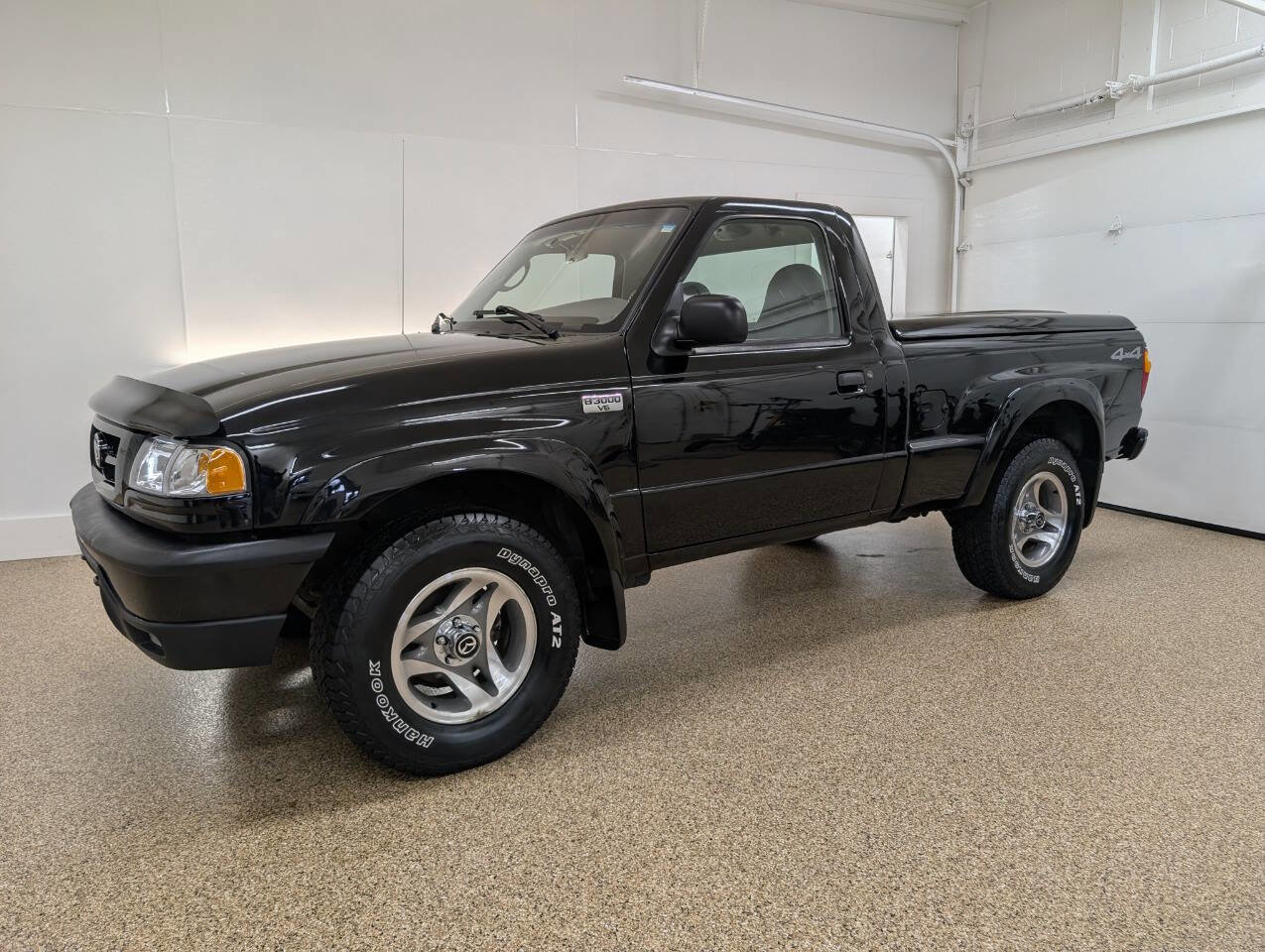 Used 2001 MAZDA B-Series Pickup 4x4 Regular Cab B3000 image 2