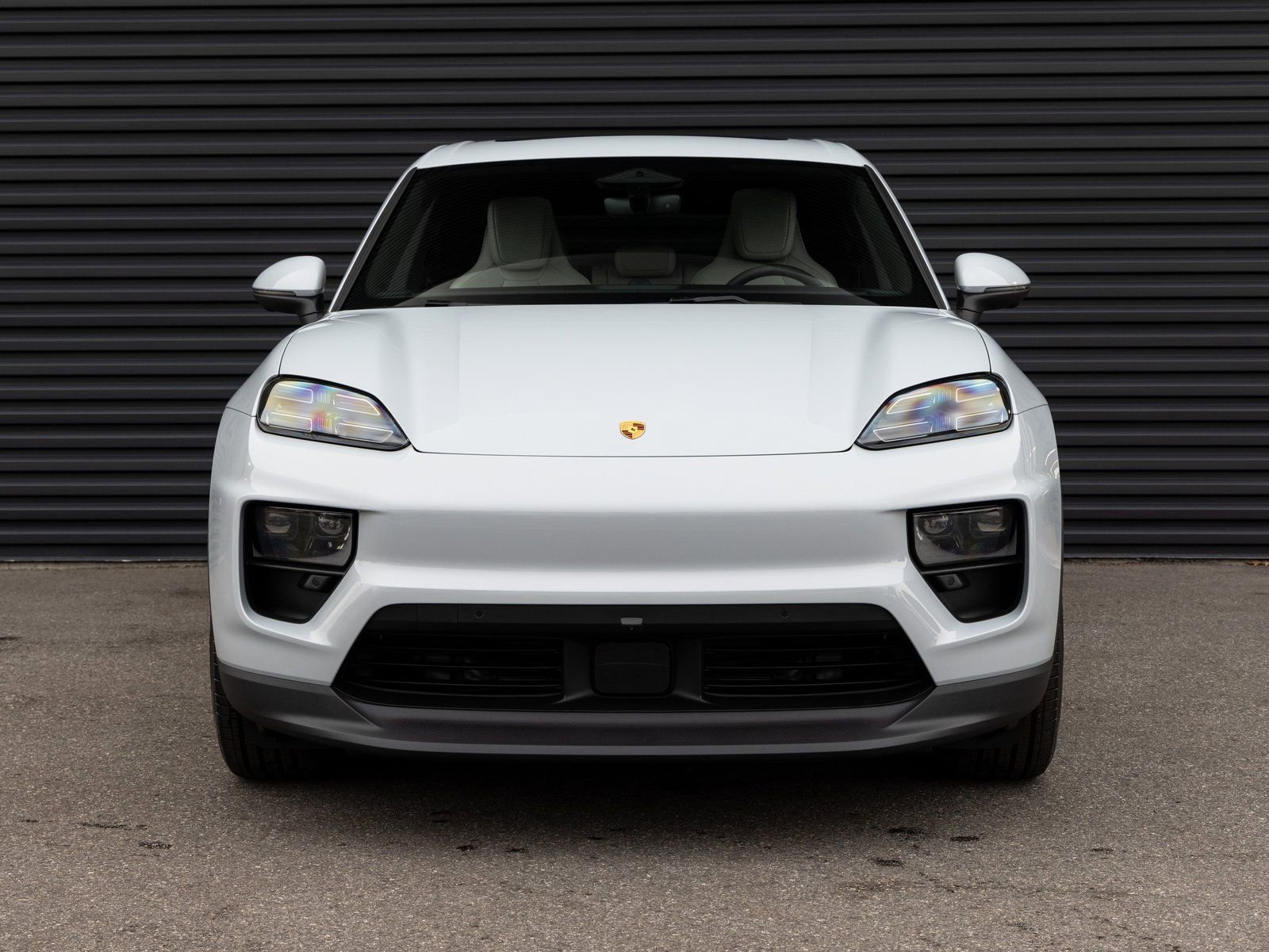 New 2025 Porsche Macan 4S Electric image 7